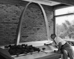 Eero Saarinen St. Louis Arch Model 1957