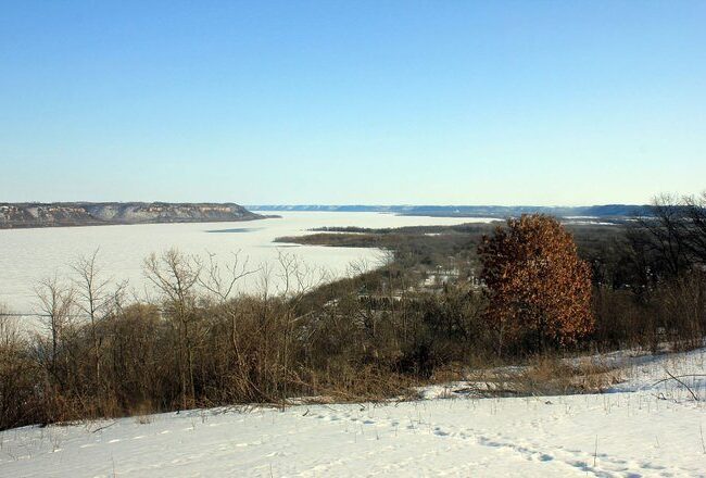 Mississippi River Frozen