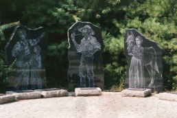 Monument marking the Santa Fe Trail at Franklin, Missouri.