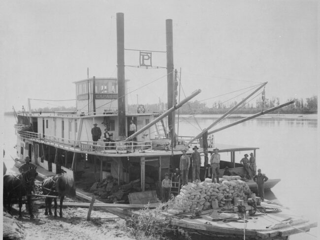 Old photo of river boat in the early 1900's
